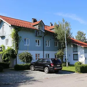 Apartment Ruhiges Garten-studio Chiara Gstadt Laeufers Chiemsee, Gstadt am Chiemsee